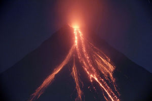 菲律賓馬榮火山