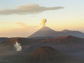 婆羅摩火山