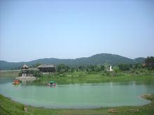 阿醜湖和黃公祠