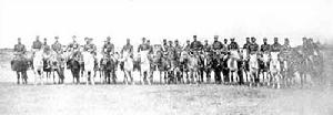 （圖）在錫林郭勒草原上參加剿匪的騎兵部隊