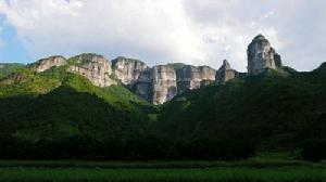 東山峰 飯甑岩景區