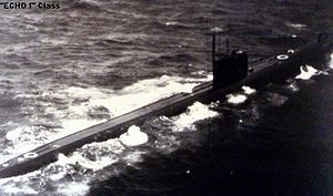 游弋中的659T型659型（北約代號Echo I）一共建造了5艘，全部於1961年－1963年間開工，建成以及服役，還有一艘K-30號艇在1961年建造完成之後因為675計畫而停止建造。北約將659型以及其後的巡航飛彈潛艇全部標為“SSGN”。659型裝備6座П-5D型飛彈發射筒以及6發飛彈。由於П-5D型飛彈不具備攻擊活動目標的能力，使得其戰略意義遠大於其真正的戰鬥價值。1969年－1974年，這5艘659型艇被改裝為659T型，即改裝為普通的核動力攻擊潛艇，撤掉了П-5飛彈發射筒以及相關係統，外層殼也重新焊接以減小阻力及其帶來的噪音。聲納系統也改成了N級上所裝備的聲納系統。全部5艘659型艇均服役於太平洋艦隊，其中K-122艇在1980年發生事故之後返場大修，後在1985年10月解除正式役，列入備用役，全部659型艇在蘇聯解體之後陸續除役。