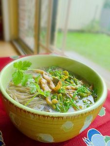 雞絲香椿蕎麥麵