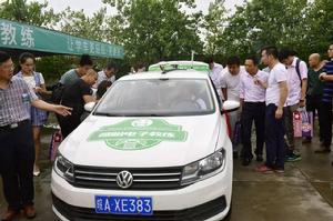 嘻哈學車機器人電子教練研發基地