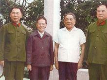 1983年李德生（右）夫婦與鄧小平、趙興元