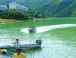 霧靈湖