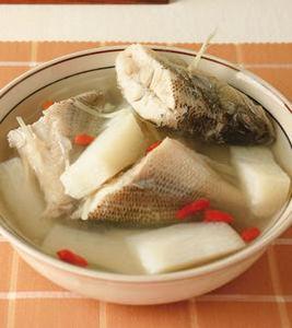 枸杞鱸魚湯