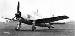 XF6F-1，注意其巨大的螺鏇槳導流罩