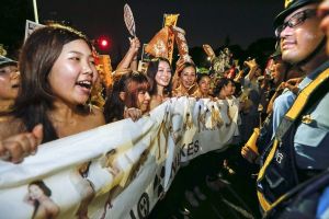 日本女性赤裸參加反核遊行