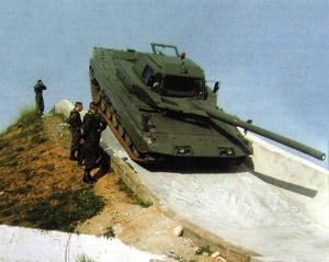 俄羅斯T-80UM1主戰坦克