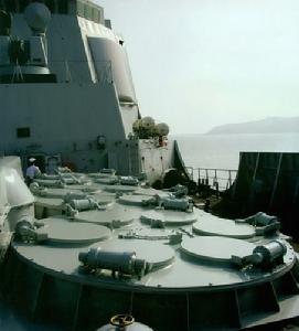 052C驅逐艦的相控陣雷達天線與垂髮系統