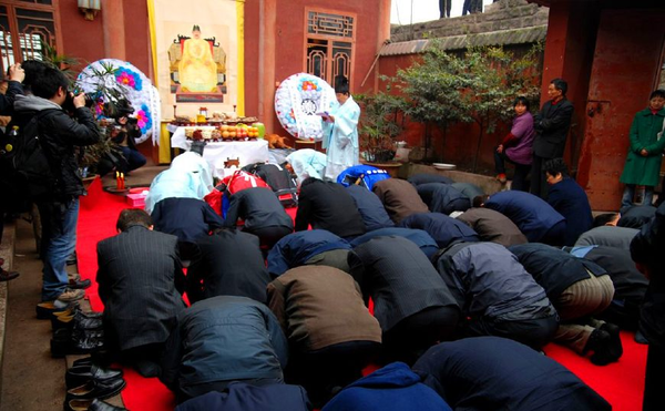 ▲韓國明氏宗親會在重慶祭祖