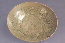 青釉刻花牡丹紋碗 青釉刻花牡丹紋碗