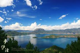 高山冰磧湖