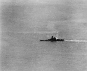 1945年4月7日，坊之岬海戰爆發，美軍共派出386架次飛機前往攻擊。本寧頓號的飛機率先攻擊了大和號，但由於攻擊機隊過多，美軍難以確認戰果誰屬。最終大和號身中多枚炸彈及魚雷沉沒。