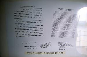 朝美雙方就釋放“普韋布洛號”被俘人員簽署的檔案