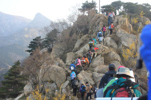 登泰山而小天下