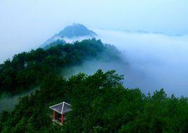 永隆山