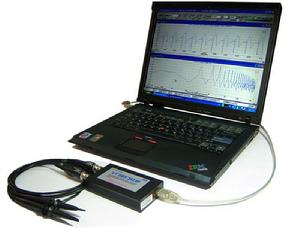 超小型的虛擬示波器和筆記本電腦接在一起