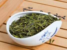 龍井茶葉[產於浙江杭州西湖一帶的綠茶]