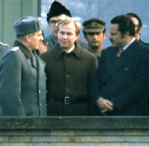魯巴伊（右一）在蘇聯