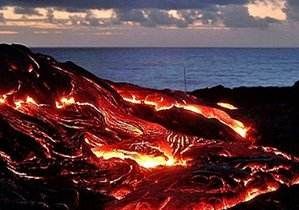 流紋熔岩火山