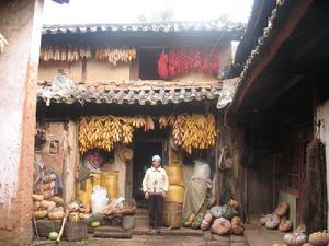 銀馬山村村民豐收情景