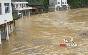 渠江遭受暴雨襲擊