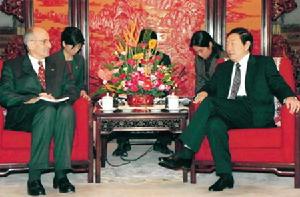 1999年11月9日，中國國務院總理朱鎔基在北京中南海會見瑞士聯邦委員兼經濟部長帕斯卡爾·庫什潘。