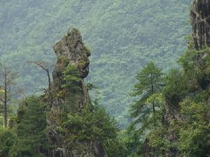 黃安燕河石人灣