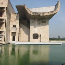 勒·柯布西耶的建築作品-對現代主義運動有傑出貢獻