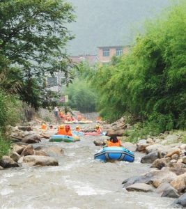 衢州龍游六春湖漂流