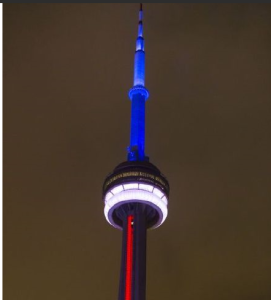 11月13日，位於多倫多的加拿大國家電視塔亮起象徵法國國旗顏色的藍、白、紅三色燈光，悼念巴黎襲擊遇難者