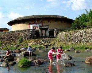 土樓[中國乃至東亞歷史動盪和民眾大遷徙的產物]