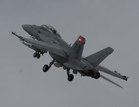 FA-18黃蜂式戰鬥攻擊機