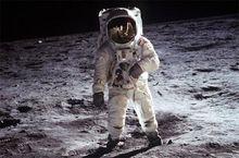 “阿波羅”號太空人所穿的航天服