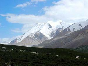 果洛阿尼瑪卿雪山