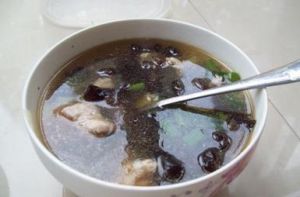 乾木耳肉片湯