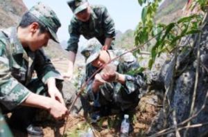 官兵投工投勞櫛風淋雨