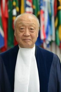 仲裁庭庭長柳井俊二