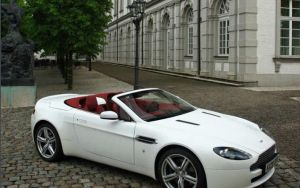 V8 Vantage