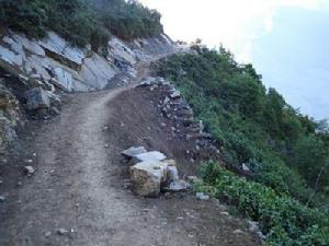 下指甲啦村村道路