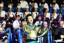 齊峰在人民大會堂獨唱民族音樂會上