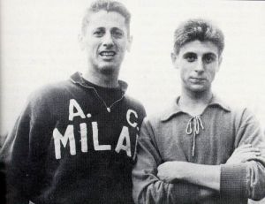 前AC米蘭著名球星斯齊亞菲諾(Juan Alberto Schiaffino)與里維拉(Rivera)合影