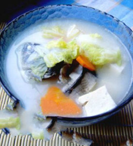 餚燉鯽魚
