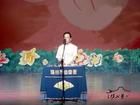 方民忠在台上表演