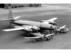 XF-12發動機艙的長度都相當於P-47戰鬥機