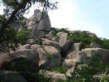 龍泉岩