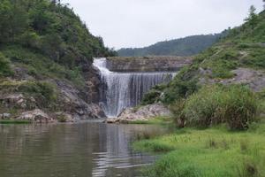 小溪村[雲南省昭通彝良縣兩河鄉小溪行政村]