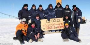 俄羅斯探險隊2012年成功鑽探到沃斯托克湖後合影留念